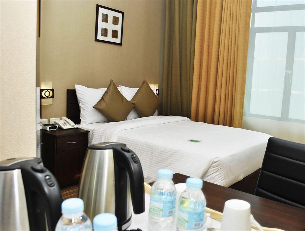 Orion Hotel Manilla Buitenkant foto