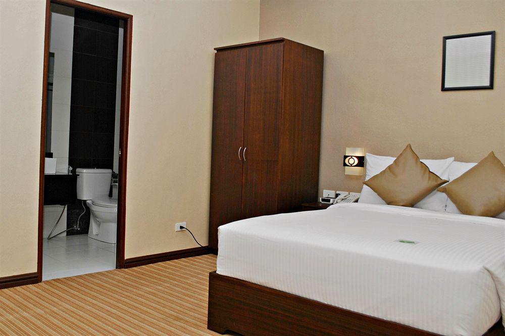 Orion Hotel Manilla Buitenkant foto