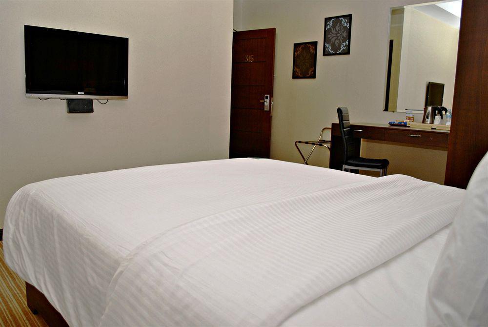Orion Hotel Manilla Buitenkant foto